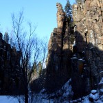 Укский водопад зимой. Вход в ущелье.